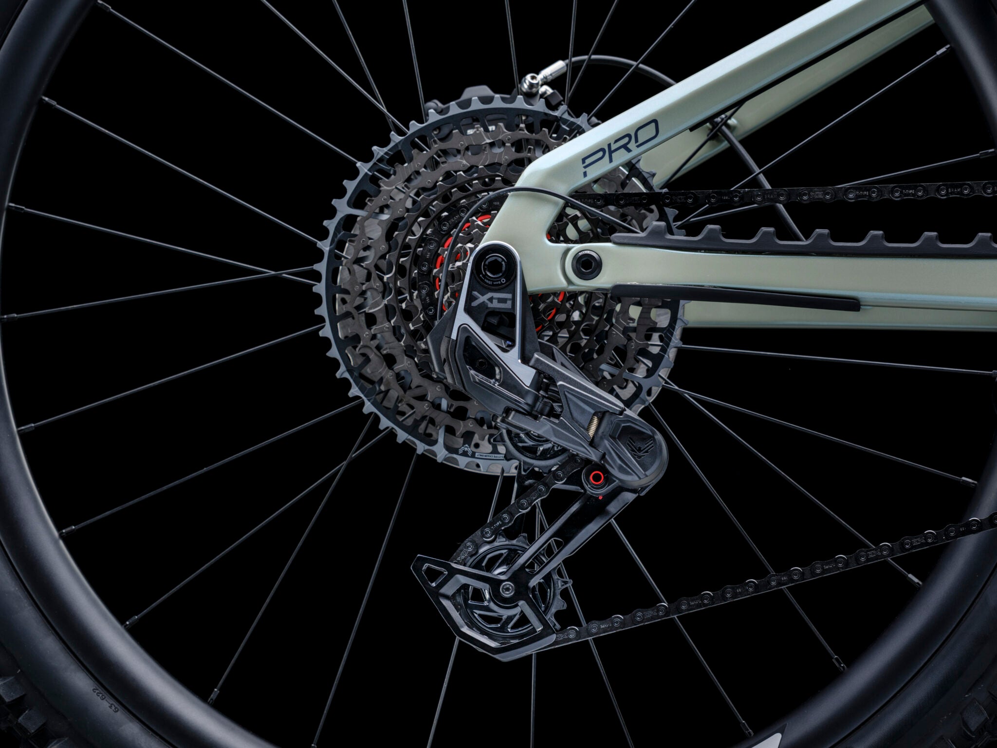 Crussis e-Full 12.11-Pro 800Wh 2026